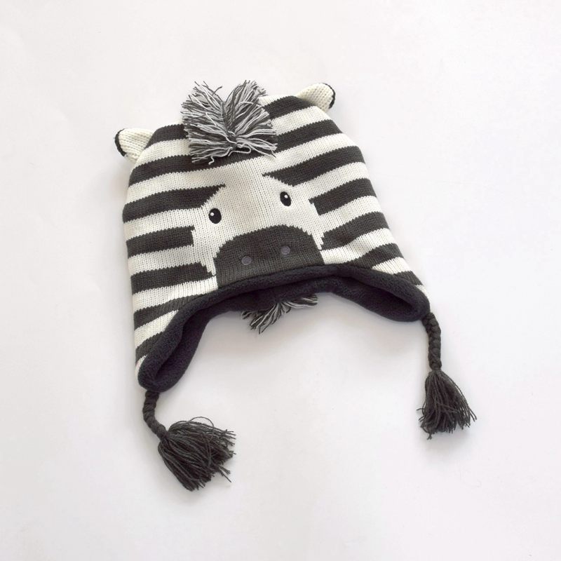 Plush knitted winter hat - Image 4