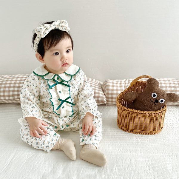 Small floral print romper for newborns